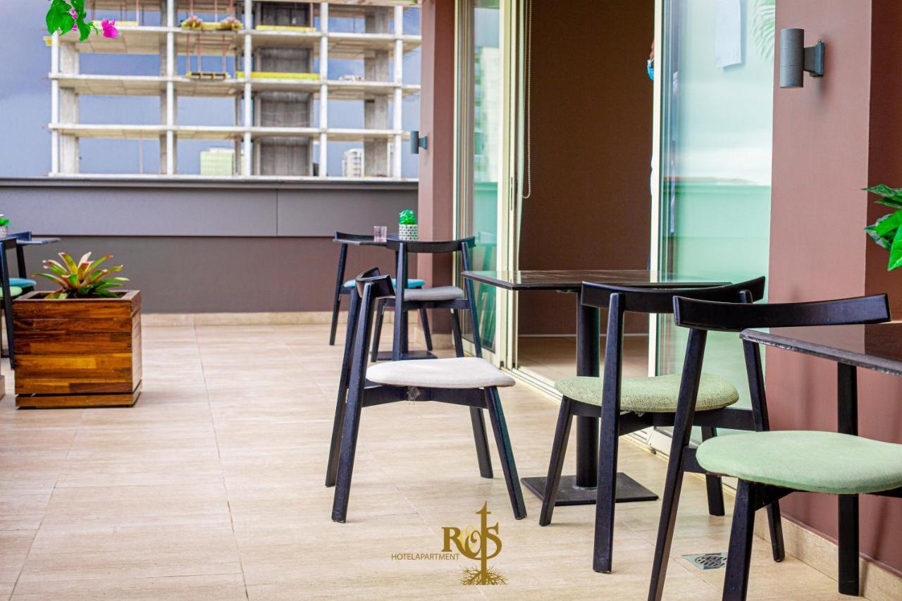 Roots Hotel Apartments Абиджан Экстерьер фото