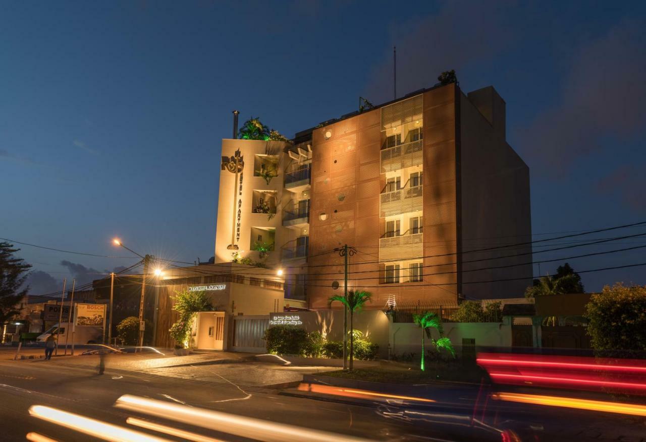 Roots Hotel Apartments Абиджан Экстерьер фото